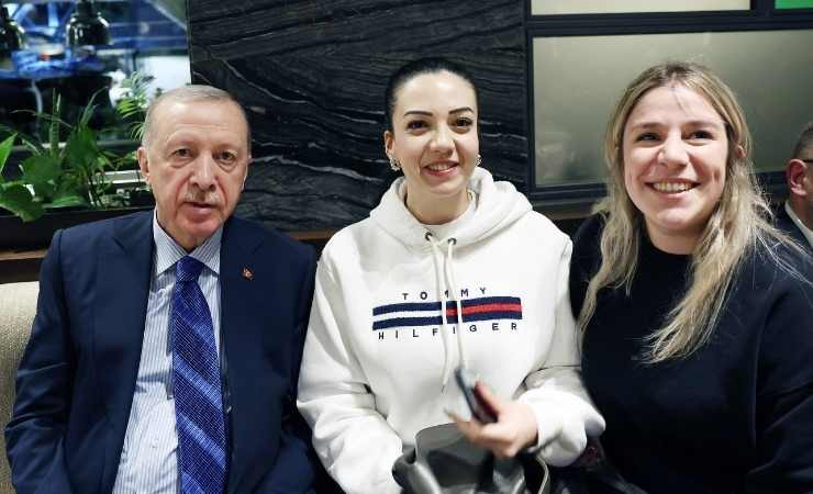 Cumhurbaşkanı Erdoğan'dan başkentte sürpriz kafe ziyareti