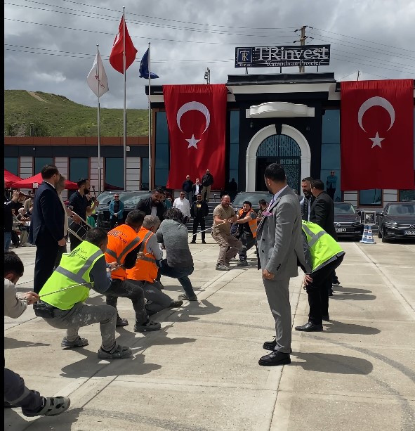 Ankara'nın tanınan iş insanı Cengiz Gökay'dan örnek davranış: 1 Mayıs'ı işçilerle kutladı - Resim : 4