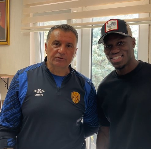 Ankaragücü'nün eski futbolcusu Orgill, Beştepe tesislerini ziyaret etti