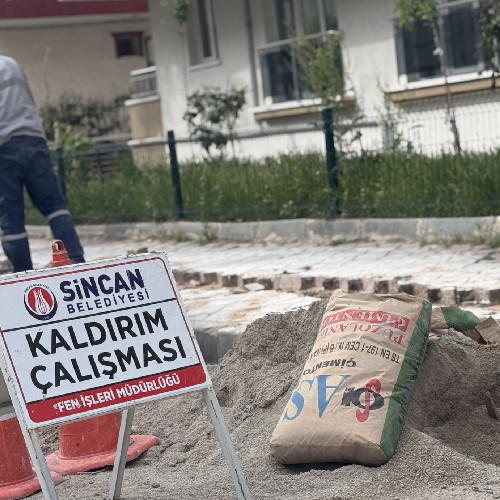 Sincan Belediyesi görme engelliler için kaldırımlara  hissedilebilir zemin koyuyor