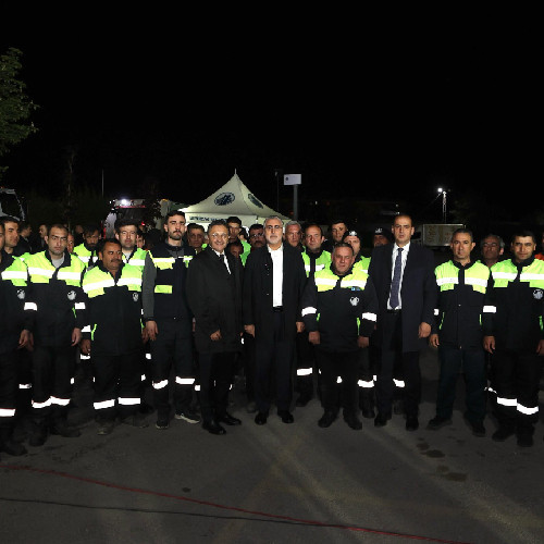 Altındağ Belediyesi işçileri 1 Mayıs'ta Bakan Işıkhan ile bir araya geldi