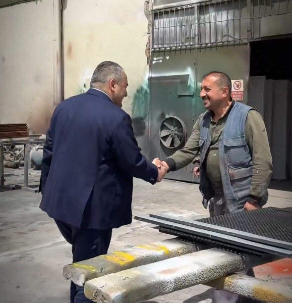 Keçiören Belediye Başkanı Özarslan 1 Mayıs'ta belediye işçilerini ziyaret etti