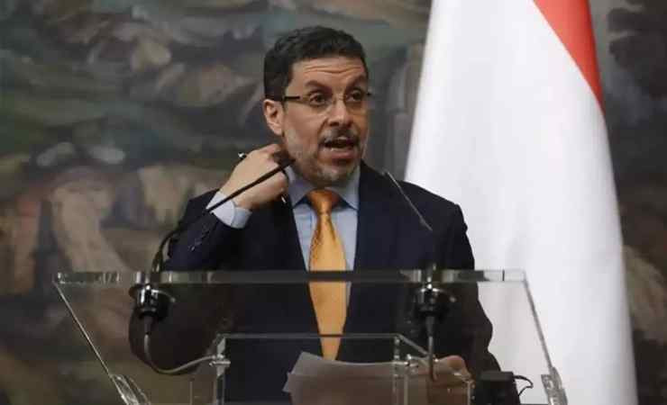 Yemen Başbakanı Mübarek sosyal medyadan istifasını duyurdu