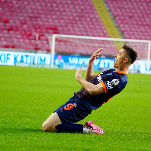 Piatek Başakşehir'de kendini buldu: En çok golü burada attı