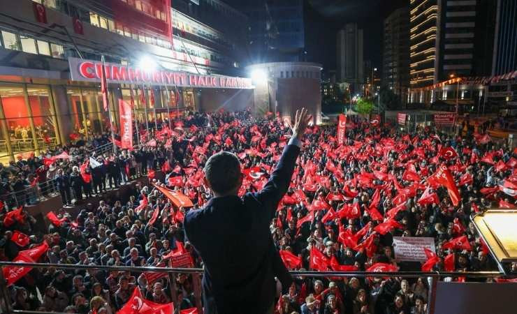 Özgür Özel: Diz çökmeyeceğiz, Türkiye kazanacak