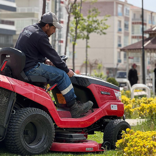 Sincan Belediyesi ilçede yeşil alanları süslemeye devam ediyor - Resim : 2