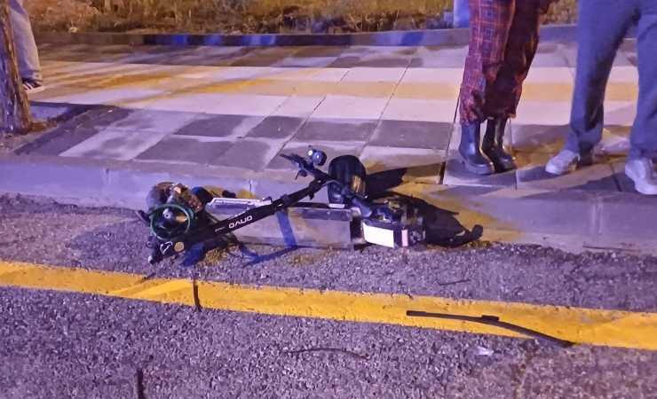 Çorum'da trafik kazasında elektrikli scooter sürücüsü yola savruldu