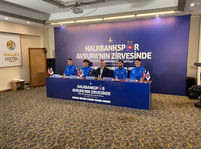 Halkbank Erkek Voleybol Takımı Başantrenörü Radostin Stoychev: 'Biz mücadeleye hazırız'
