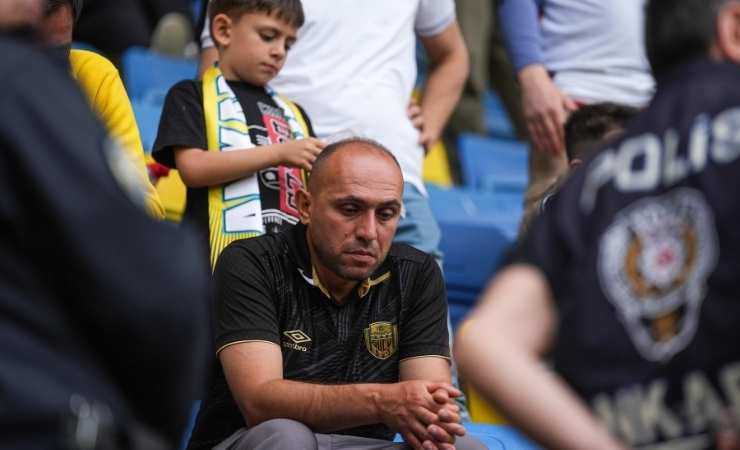 Tarihinde ikinci kez 2. Lig'e düşen Ankaragücü'nde büyük üzüntü