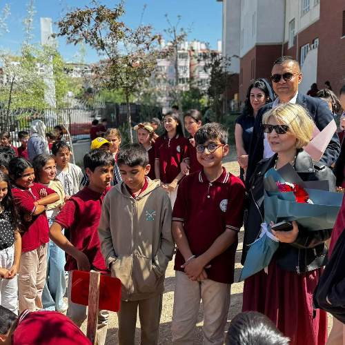 Etimesgut Belediyesi öğrencilere doğa sevgisini okullarında aşılıyor