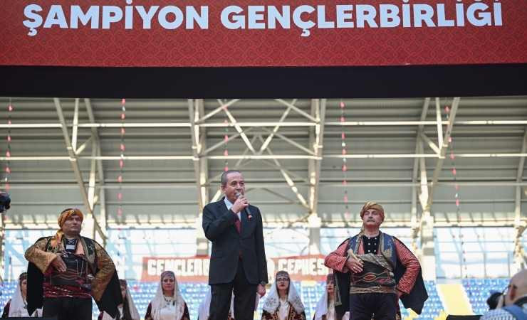 Süper Lig'e yükselen Gençlerbirliği'nde coşkulu kupa töreni - Resim : 2