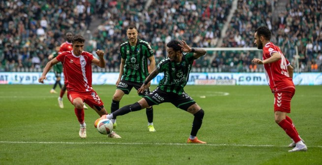 Keçiörengücü Kocaelispor'a 4-1 mağlup oldu