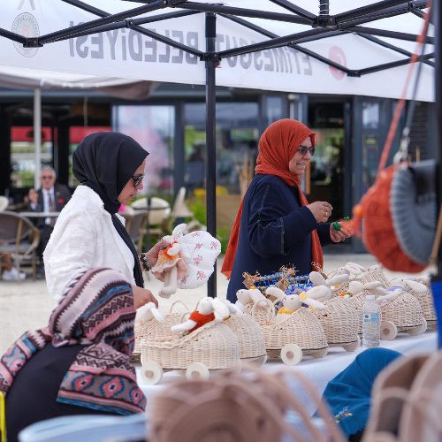 Etimesgut Belediyesi engelli bireylerin ve kadınların emeklerini sergilemelerini sağladı