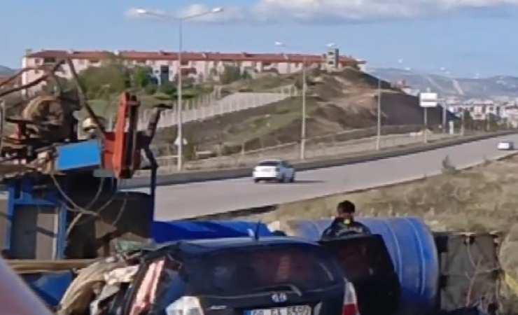 Etimesgut'ta gerçekleşen trafik kazasında anne ile oğlu hayatını kaybetti
