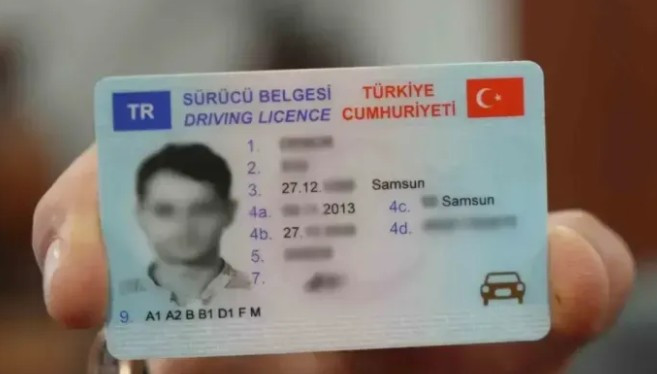 Ehliyet sistemi değişiyor: Yaş sınırı ve her yıl yenileme şartı geliyor!
