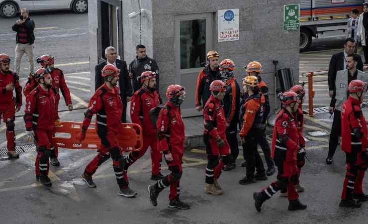 Ankara Üniversitesi'nde deprem senaryosu yazılıp tatbikat yapıldı
