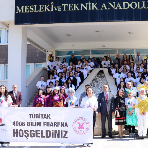 Kahramankazan Belediyesi gençlere bilimsel çalışmalarında 'yanınızdayız' mesajı verdi