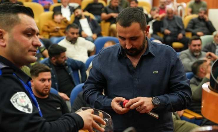 Etimesgut Belediyesi'nden kurban pazarında yer tahsisi için kura çekimi