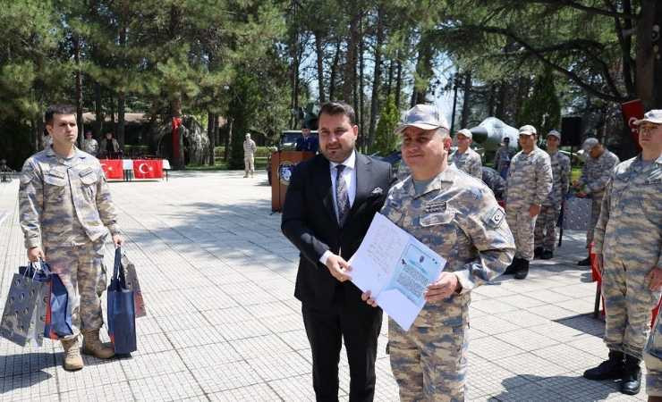 Kahramankazan Belediyesi'nden engelli bireylere temsili askerlik töreni