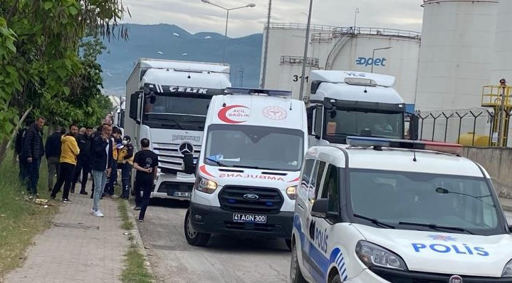 Ankara'dan yola çıkan Tır sürücüsü aracında asılı halde ölü bulundu