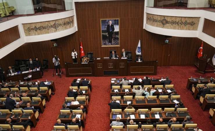 Yaşar Neslihanoğlu'ndan ABB Meclisi'nde karton bardak ihalesi açıklaması