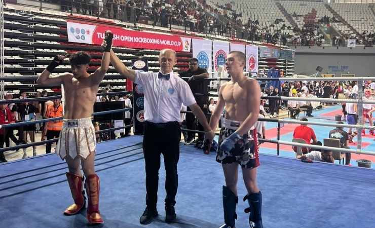 Gençlerbirliği Kick Boks Takımı Antalya'dan 5 madalyayla dönüyor