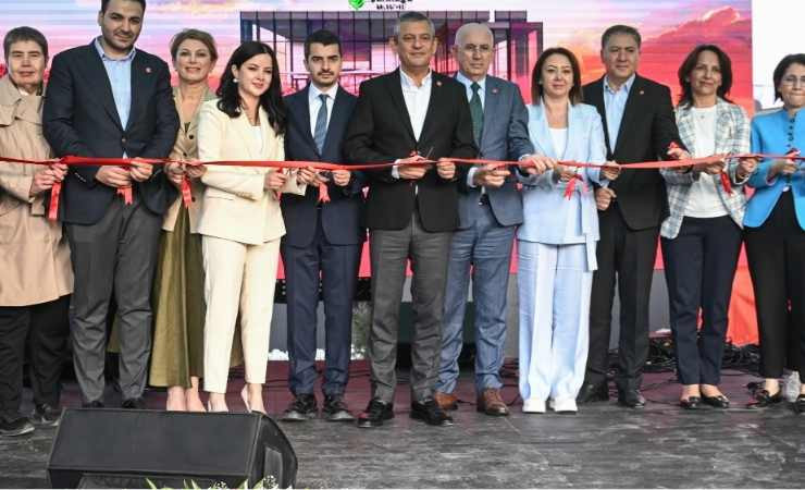 Özgür Özel'den Çankaya'da gençlik ve demokrasi vurgusu