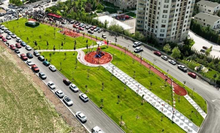 Etimesgut Belediyesi Yaşar Kemal Parkı'nın açılışını yaptı