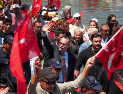 Etimesgut Belediyesinin etkinliğinde yelkenler Cumhuriyet için açıldı - Resim : 4