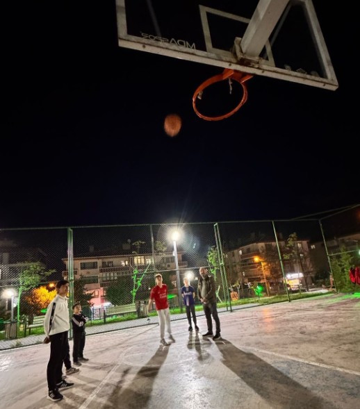 Pursaklar Belediye Başkanı Çetin'den çocuklara basket atışı turnuvası yaptı