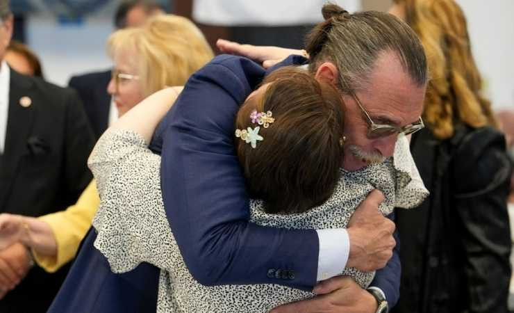 Erdal Beşikcioğlu şehit aileleri ve gazilerle bir araya geldi