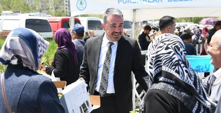 Pursaklar Belediyesi ata tohumu sebze fidesi dağıttı