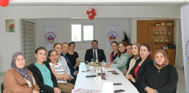 Kahramankazan Belediye Başkanı Çırpanoğlu, kadın girişimcilerle bir araya geldi