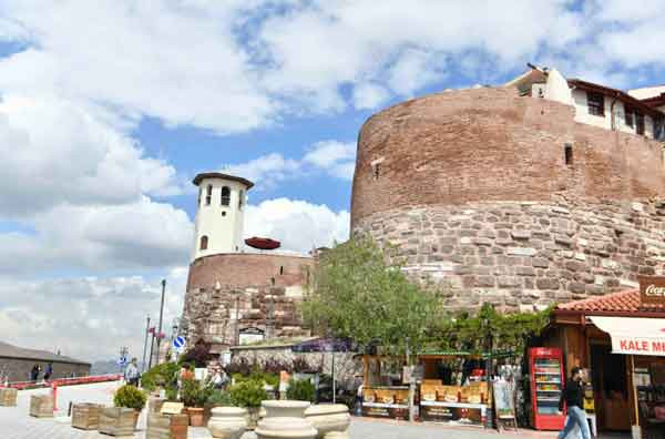 ABB'nin Ankara Kalesi surlarındaki restorasyon ve güçlendirme çalışmaları tamamlandı - Resim : 3