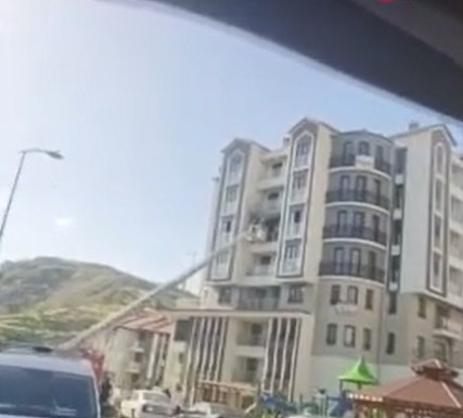 Altındağ'da bir apartman dairesinde çıkan yangın büyümeden söndürüldü