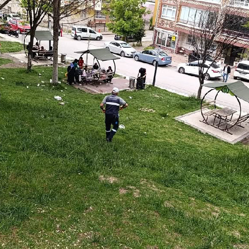 Pursaklar Belediyesinden her an kullanıma hazır park ve bahçe mesaisi