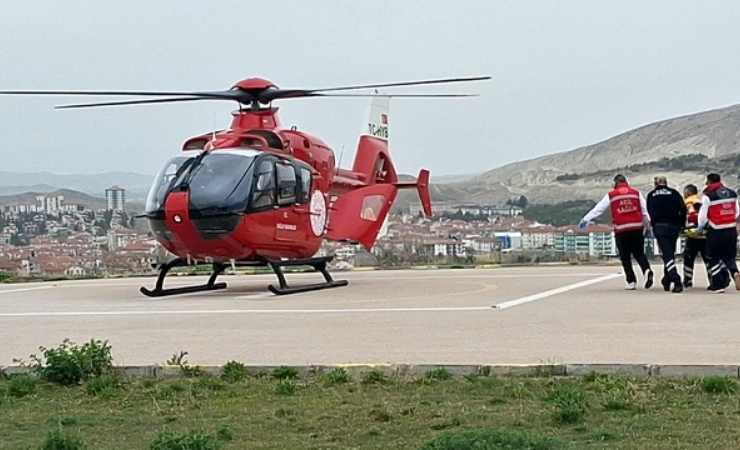 Kanser hastası çocuk ambulans helikopterle Ankara'ya getirildi