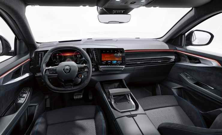 Renault Austral bireysel müşterilere 100 Bin TL indirimle satılıyor