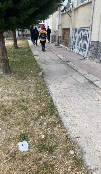 Polatlı'da cam silerken 4'üncü kattan düşen kadın hayatını kaybetti
