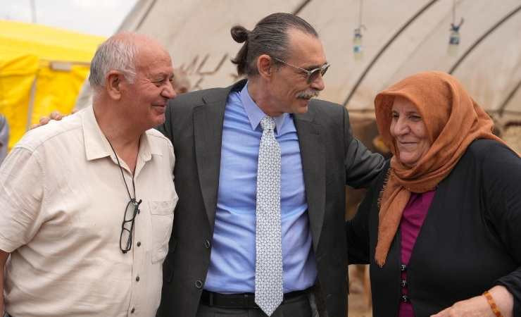 Başkan Erdal Beşikcioğlu Ayyıldız Kurban Pazarı'nı ziyaret etti