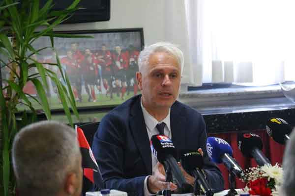 Gençlerbirliği Sportif Direktörü Düzgün, basın mensuplarıyla toplantıda buluştu