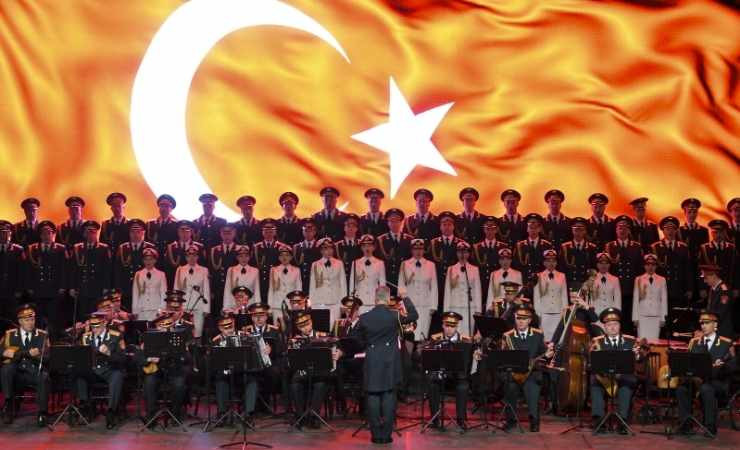 Rus Kızılordu Korosu'ndan başkentte unutulmaz konser