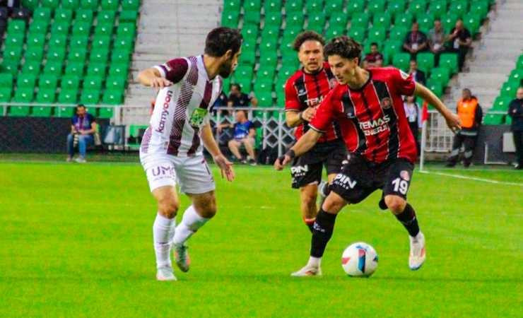 Bandırmaspor'u 3-1 ile geçen Fatih Karagümrük Süper Lig'e yükseldi