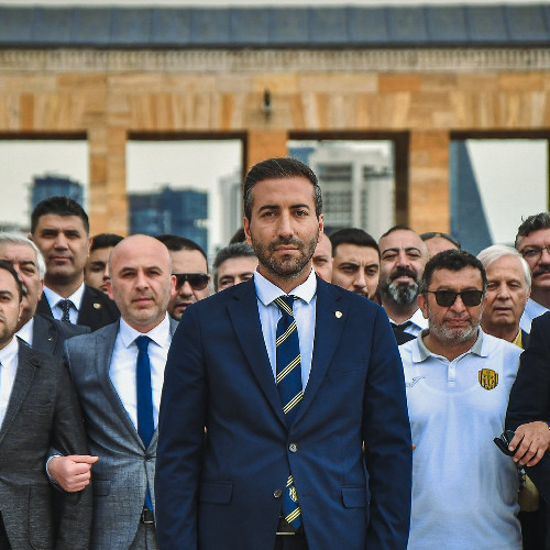 Ankaragücü yönetimi taraftarlarla Anıtkabir'e çıkarma yaptı - Resim : 2