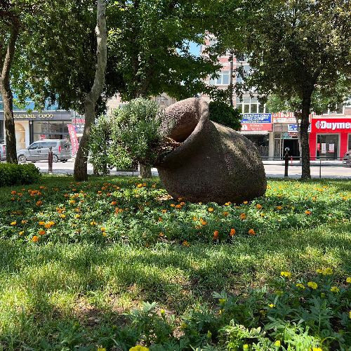 Sincan Belediyesi park ve bahçeleri çiçekler ile süslüyor