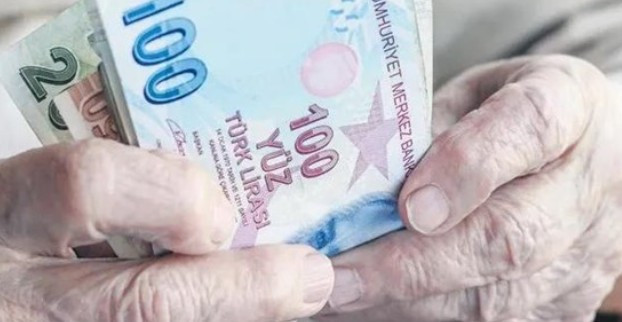 Emeklilere bayram İkramiyesi ödemeleri başladı! SSK BAĞKUR Memur emekli ikramiye ödeme tarihleri