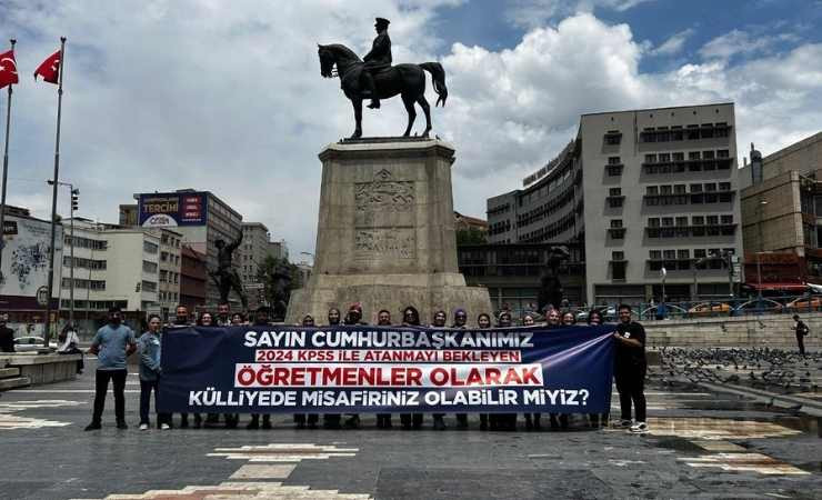 Ulus'ta toplanan öğretmenler ek atama için Cumhurbaşkanı Erdoğan'a seslendiler