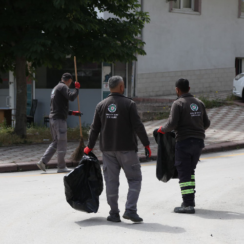 Etimesgut Belediyesi merkez mahallelerde temizlik seferberliği başlattı - Resim : 2