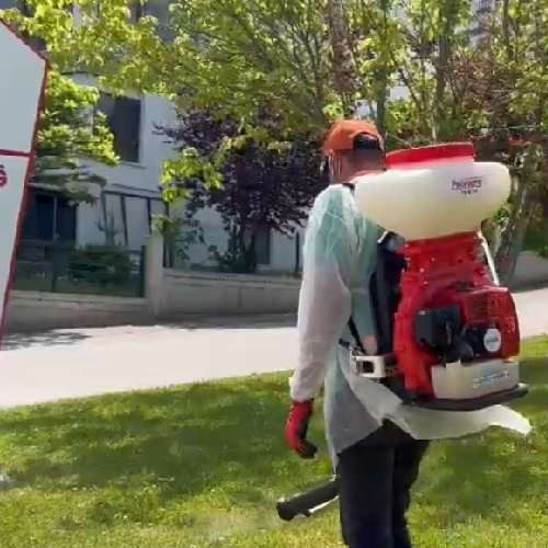 Etimesgut Belediyesi haşerelere karşı ilaçlamalara devam ediyor
