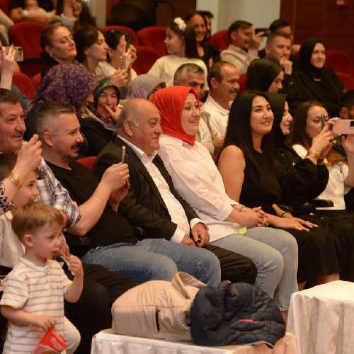 Kahramankazan Belediyesi miniklerin yıl sonu gösterisine ev sahipliği yaptı - Resim : 2